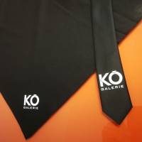 Krawatten und Tücher für das Event-Team der KÖ-Galerie